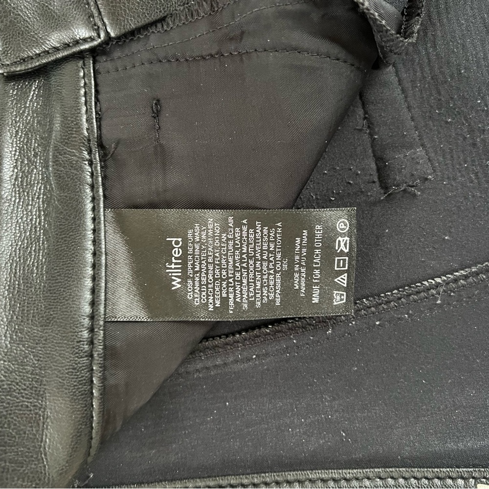 🔥EUC ARITZIA Wilfred The Melina Pant in Black Vegan Leather - Picture 6 of 6